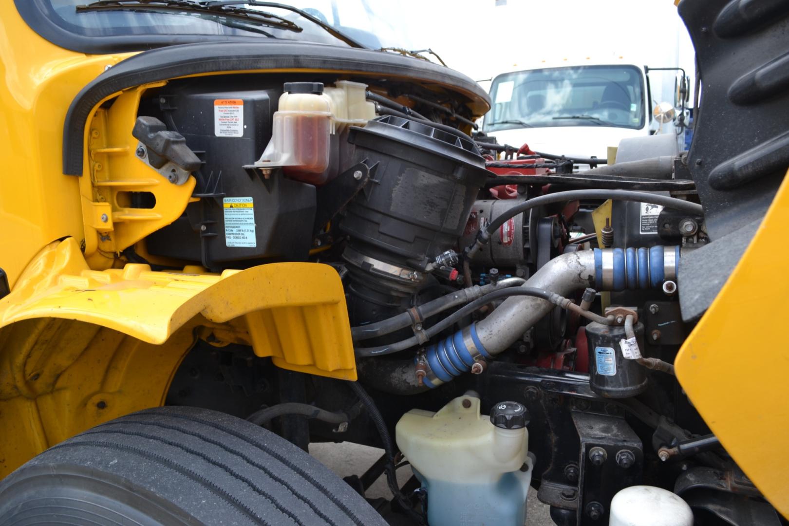 2018 YELLOW /BLACK FREIGHTLINER M2-106 with an CUMMINS B6.7L 220HP engine, ALLISON 2200RDS AUTOMATIC transmission, located at 9172 North Fwy, Houston, TX, 77037, (713) 910-6868, 29.887470, -95.411903 - Photo#11